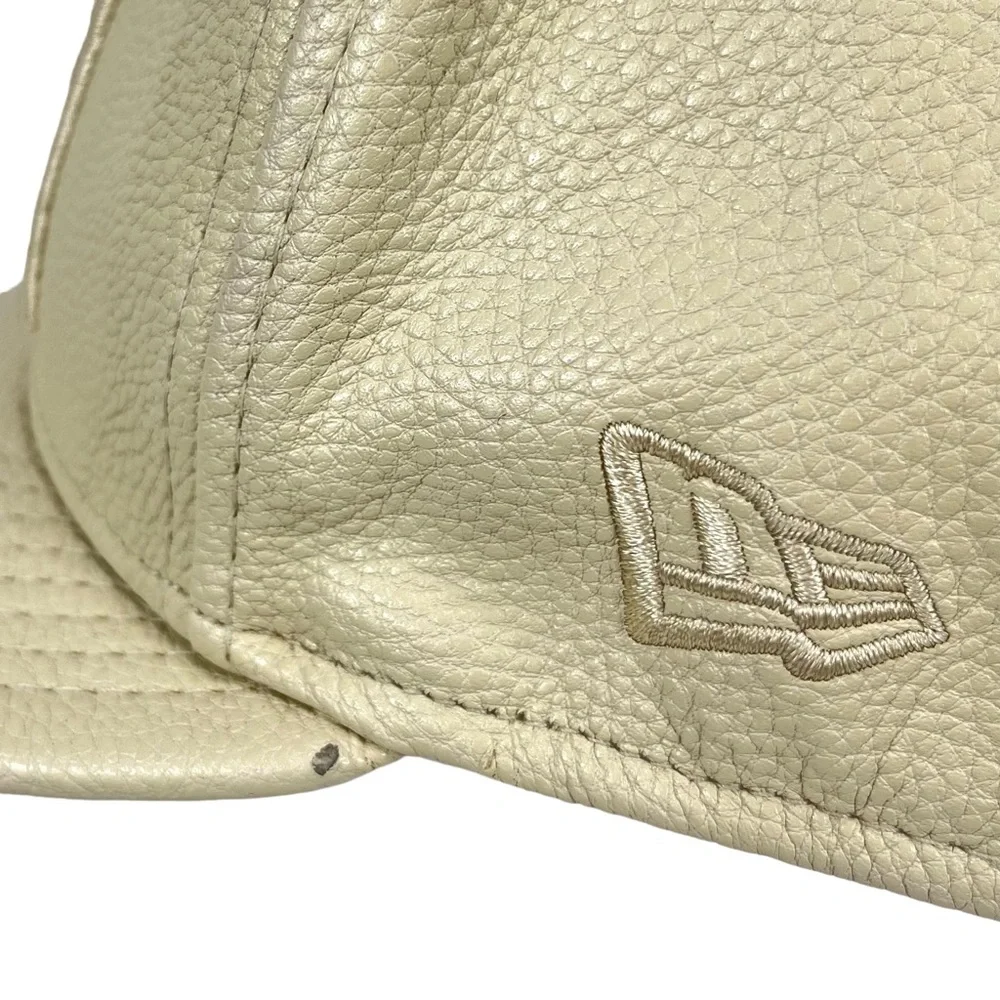 Stussy PU‎ Cream Embroidered Logo Snapback Flat Bill Hat Cap
